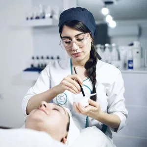 آیدا کشاورزی فیشیال